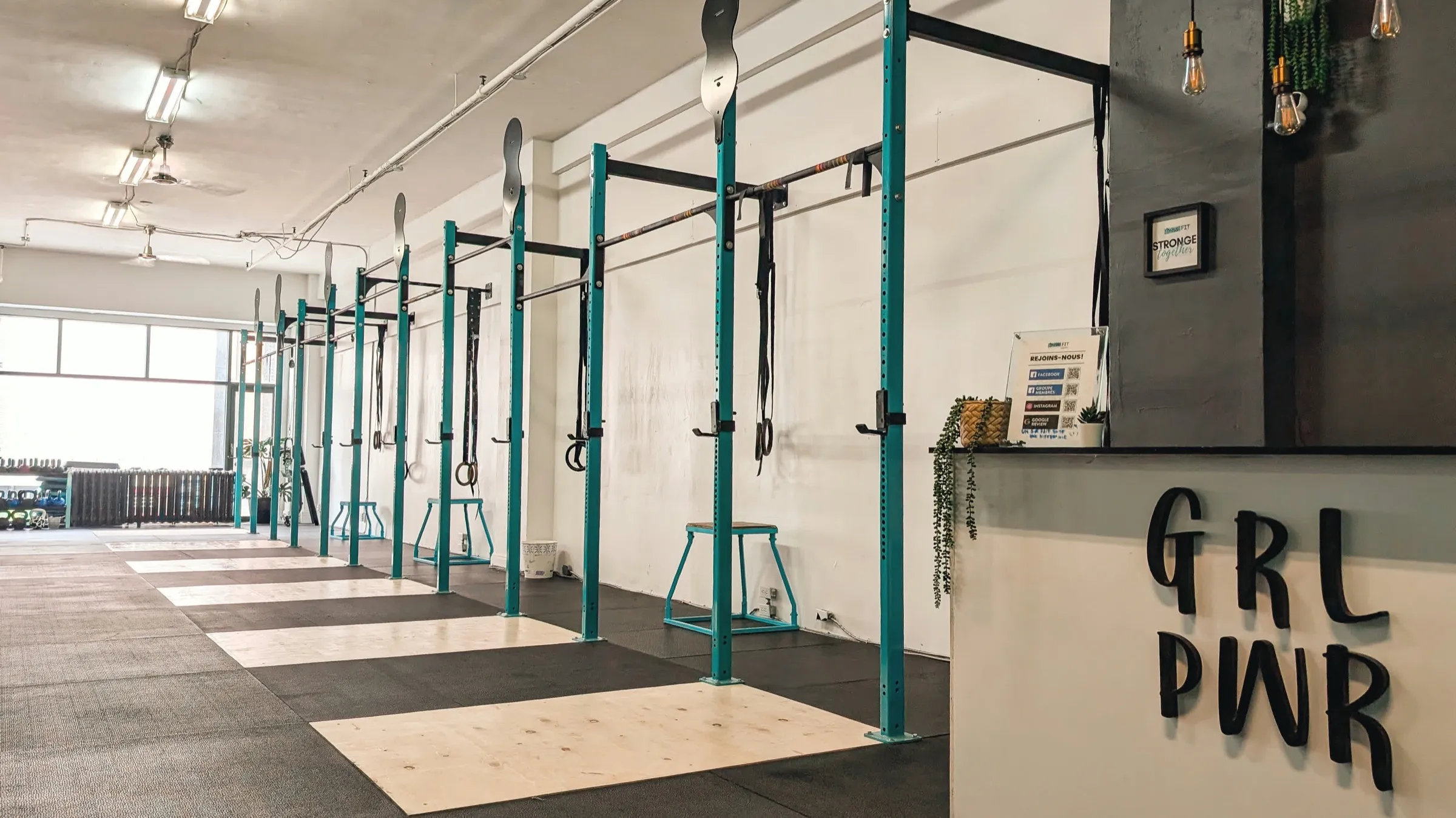 Rig de musculation avec anneaux et sangles