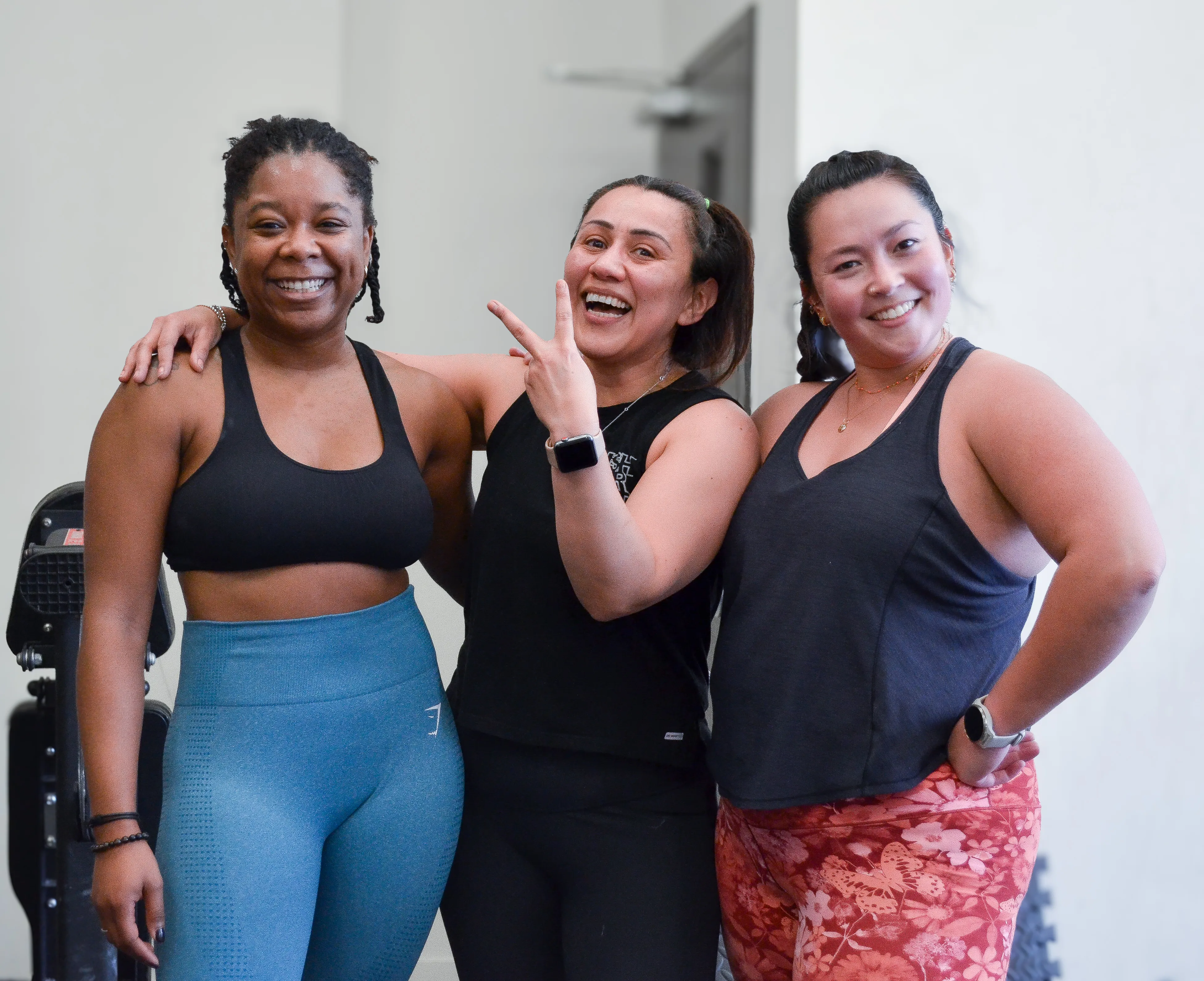 Femmes souriantes après une séance de drop-in au gym MissFit Montréal